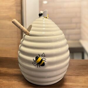 Charming Bee Hive Honey Pot with Wooden Dipper  Modern Farmhouse Country Decor